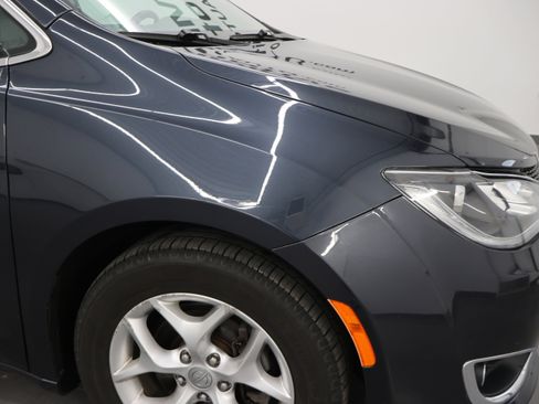 Used 2020 Chrysler Pacifica Limited FWD image 22