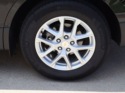 Used 2024 Chevrolet Equinox LT FWD image 27