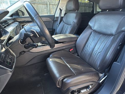 Used 2019 Audi A8 L 3.0T w/ Luxury Package image 14