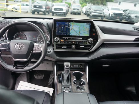 Used 2022 Toyota Highlander Platinum AWD/4WD image 26