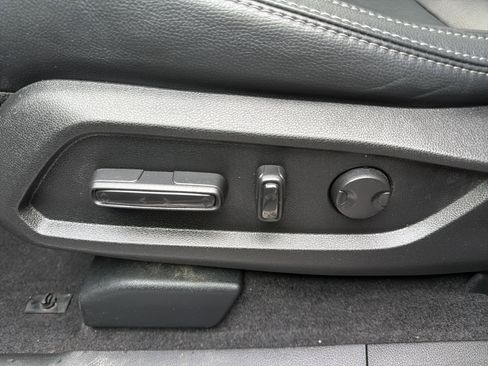 Used 2023 Honda Pilot Touring image 12