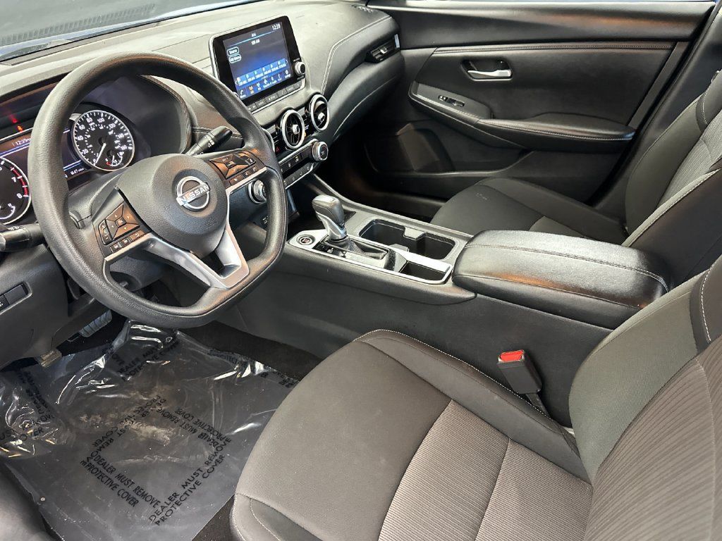 Used 2025 Nissan Sentra SV FWD image 9