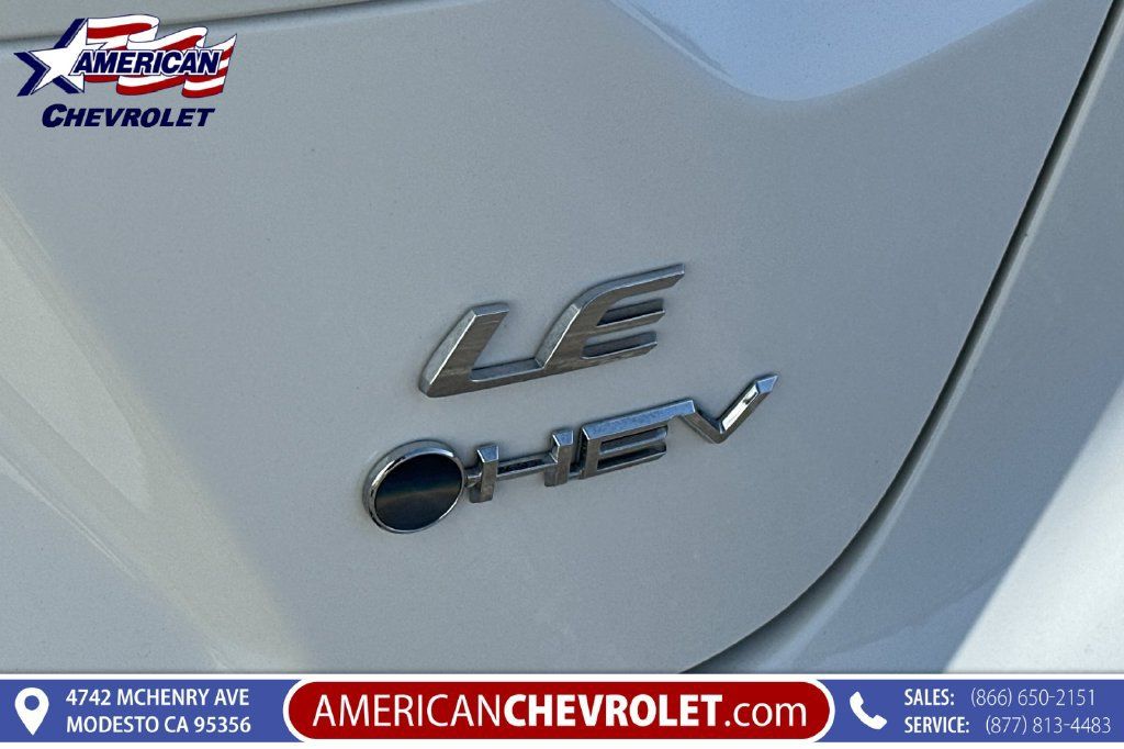 Used 2025 Toyota Corolla LE FWD image 36