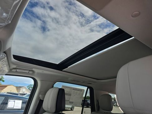 New 2026 Lincoln Navigator L Reserve AWD/4WD image 25
