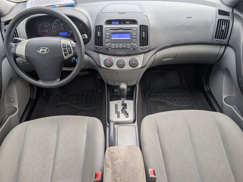 Used 2010 Hyundai Elantra GLS FWD image 5