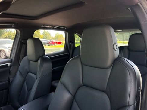 Used 2016 Porsche Cayenne AWD/4WD image 13