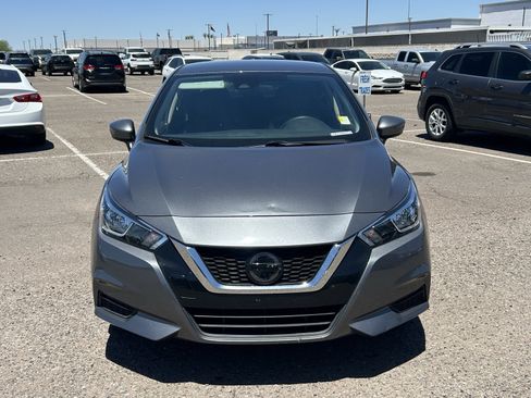 Used 2020 Nissan Versa SV FWD image 7