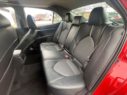 Used 2020 Toyota Camry SE image 31