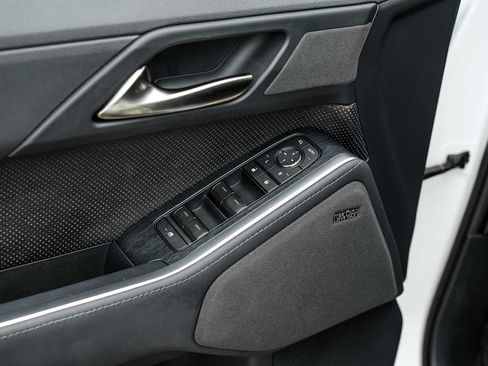 Used 2025 Lexus GX 550 w/ Accessory Package (Z1) AWD/4WD image 38
