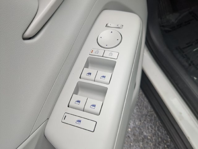 Used 2024 Hyundai Kona SEL FWD image 19