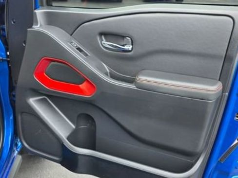 Used 2024 Nissan Frontier PRO-4X w/ Technology Package image 15