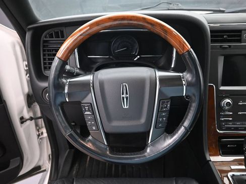 Used 2016 Lincoln Navigator Select AWD/4WD image 23