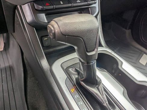 Used 2018 Chevrolet Colorado LT w/ LT Convenience Package image 11