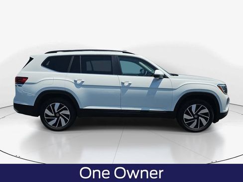 Used 2024 Volkswagen Atlas SE FWD image 3