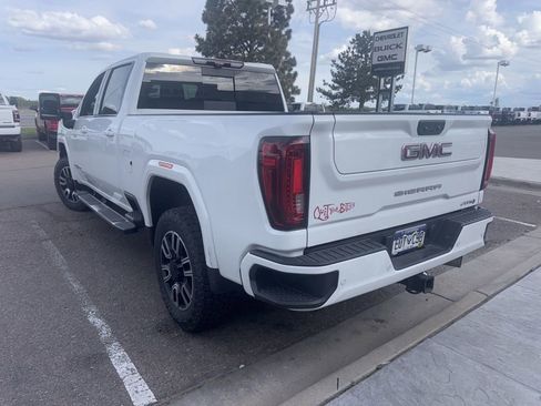Used 2020 GMC Sierra 2500 AT4 w/ AT4 Premium Package AWD/4WD image 2