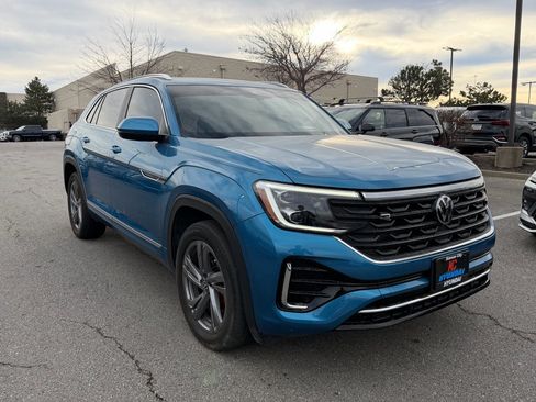 Used 2024 Volkswagen Atlas Cross Sport SEL R-Line image 8