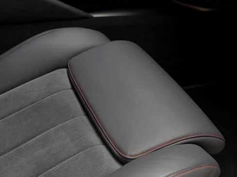 Used 2023 Ferrari Purosangue AWD/4WD image 44