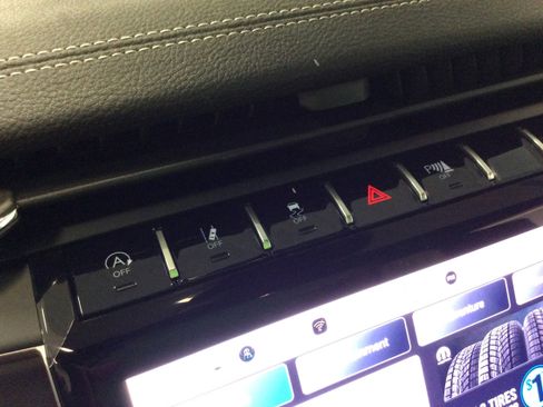 New 2025 Jeep Grand Cherokee L Limited w/ Black Appearance Package image 28