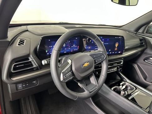 Used 2024 Chevrolet Traverse LT w/ Trailering Package image 13