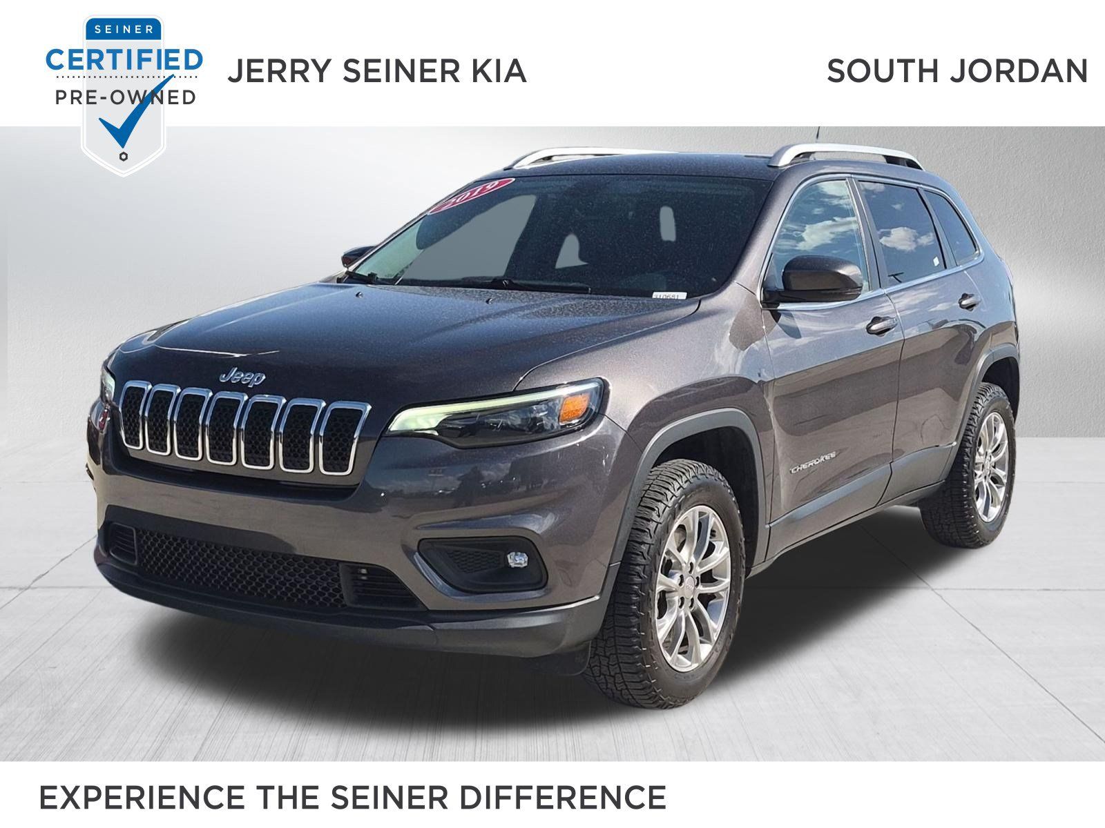 Used 2019 Jeep Cherokee Latitude Plus w/ Comfort/Convenience Group AWD/4WD image 1