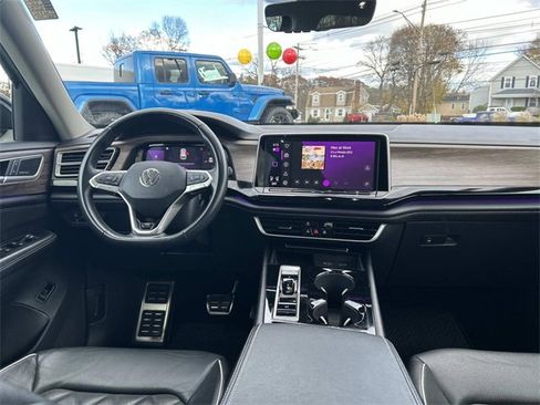 Used 2024 Volkswagen Atlas SEL Premium R-Line image 19