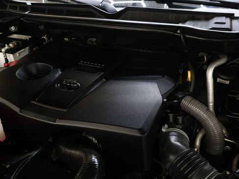 Used 2022 Toyota Tundra SR5 w/ SR5 Convenience Package image 25