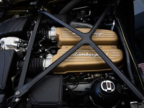 Used 2022 Lamborghini Huracan STO RWD image 42