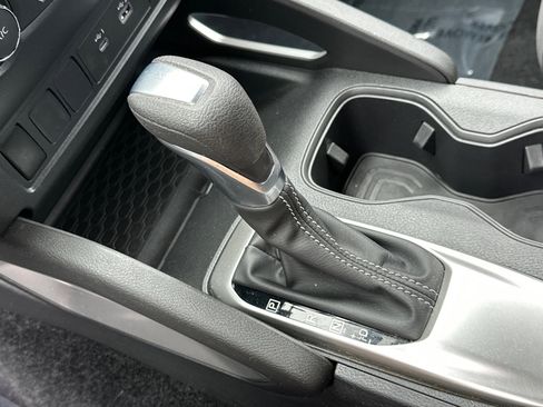 Certified 2022 Nissan Frontier SV image 31