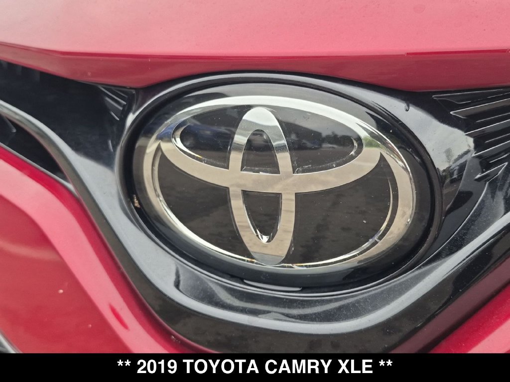 Used 2019 Toyota Camry XLE w/ Navigation Package FWD image 18