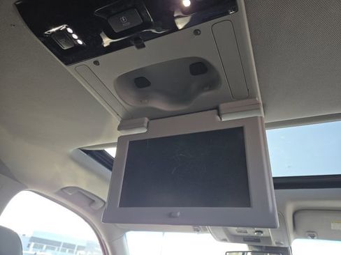 Used 2019 GMC Yukon XL SLT w/ Open Road Package image 18