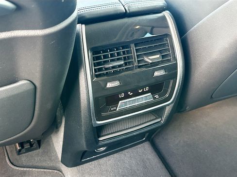 Used 2023 BMW X7 xDrive40i image 25