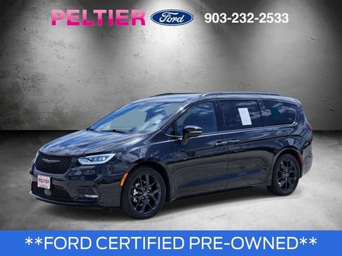 Used 2025 Chrysler Pacifica Limited FWD image 3
