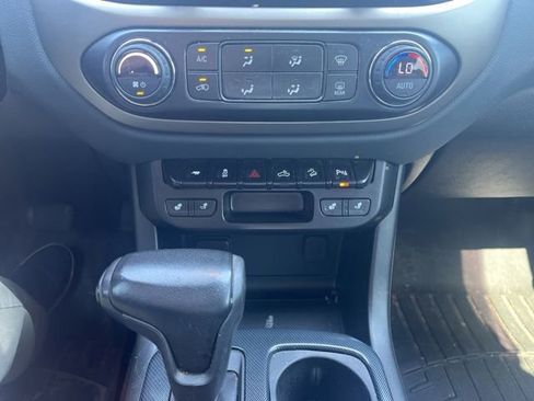 Used 2021 Chevrolet Colorado Z71 AWD/4WD image 14