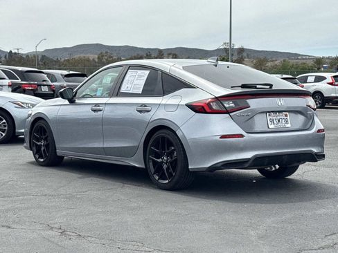 Used 2024 Honda Civic Sport image 3