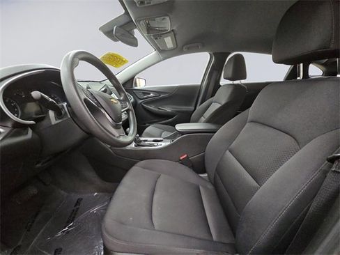 Used 2024 Chevrolet Malibu LT image 9