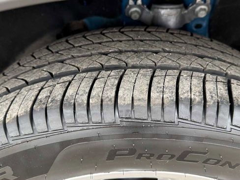 Used 2021 Ford Explorer XLT w/ Equipment Group 202A image 31