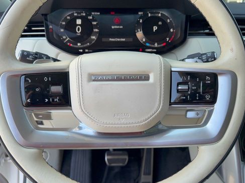 Used 2023 Land Rover Range Rover SV AWD/4WD image 10