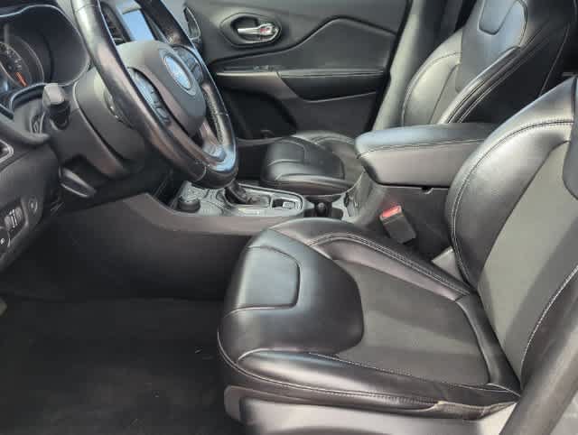 Certified 2020 Jeep Cherokee Latitude Plus w/ Cold Weather Group AWD/4WD image 16