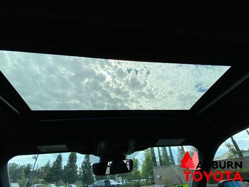 Used 2022 Toyota Highlander XSE AWD/4WD image 34