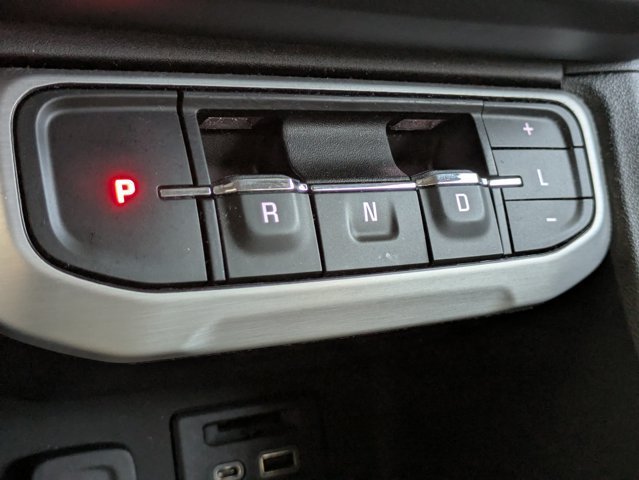 Used 2023 GMC Acadia SLT AWD/4WD image 9