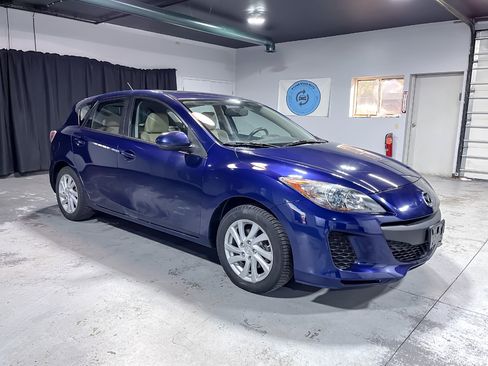 Used 2012 MAZDA MAZDA3 i Grand Touring image 2