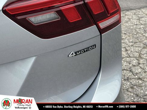 Certified 2023 Volkswagen Tiguan SE w/ Panoramic Sunroof Package AWD/4WD image 11