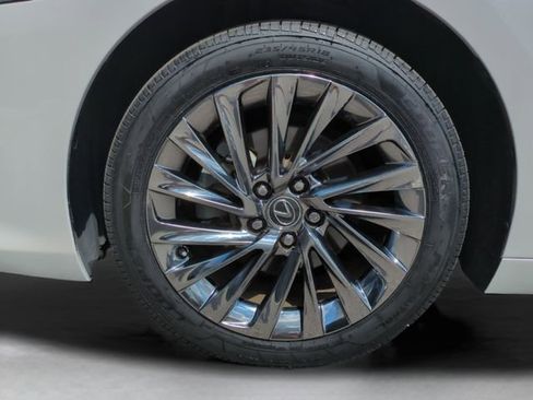 Used 2024 Lexus ES 350 Luxury w/ Technology Package FWD image 26