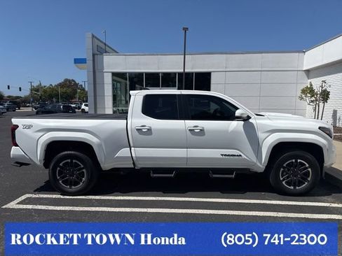 Used 2025 Toyota Tacoma TRD Sport w/ TRD Sport Upgrade Package AWD/4WD image 4