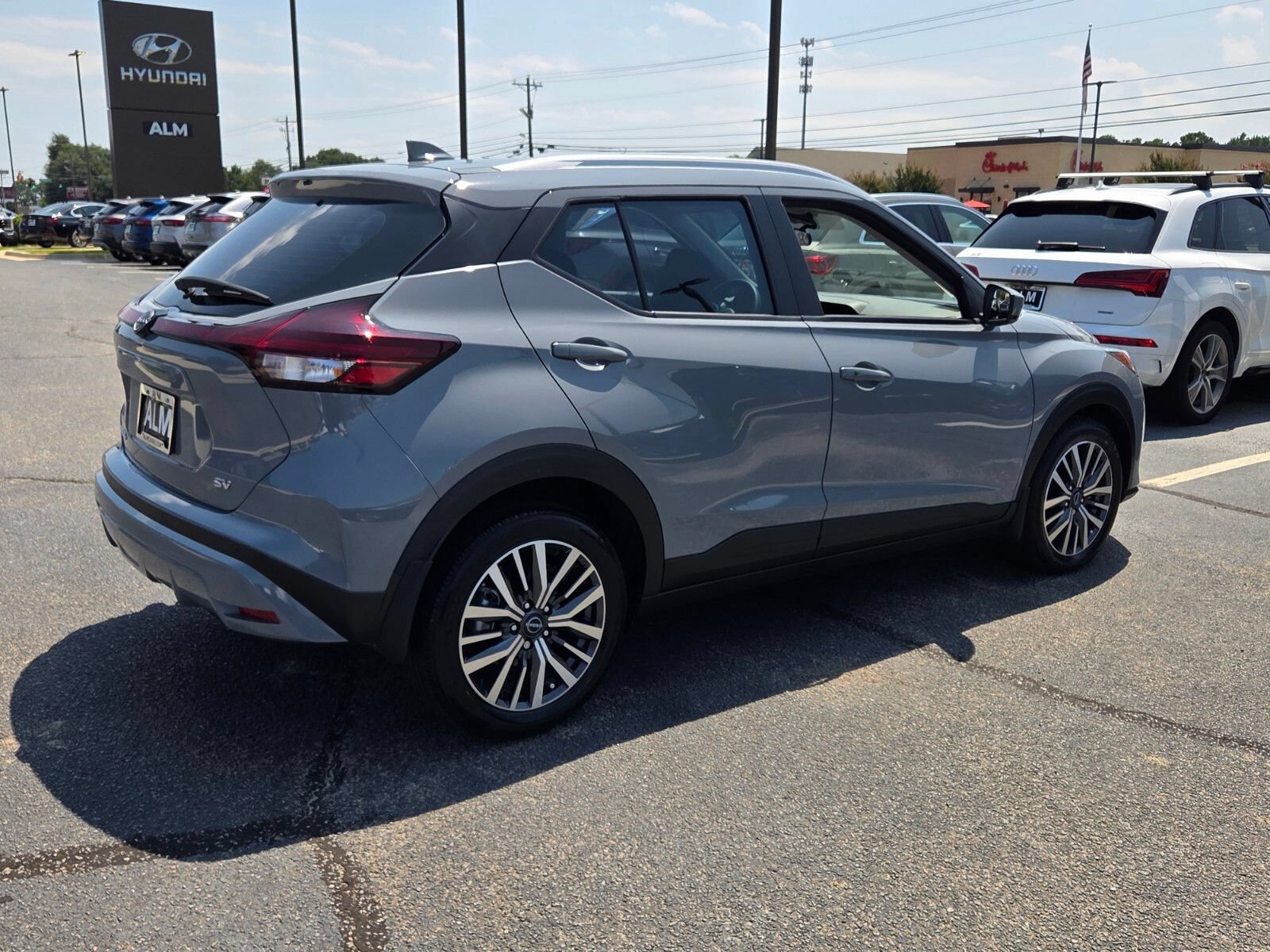 Used 2024 Nissan Kicks SV FWD image 14