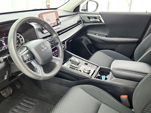 Used 2022 Mitsubishi Outlander ES FWD image 31