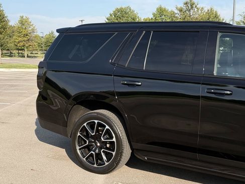 Used 2022 Chevrolet Tahoe RST w/ Luxury Package AWD/4WD image 7