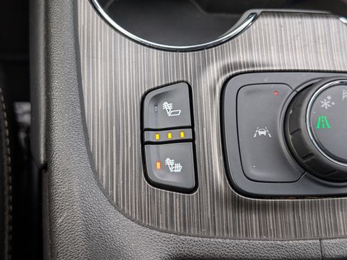 Used 2023 GMC Acadia SLT image 35