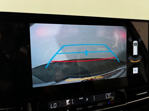 Used 2026 Toyota Sienna XSE FWD image 19
