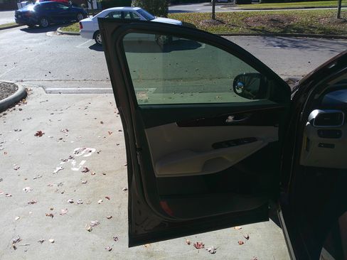 Used 2016 Kia Sorento LX image 17